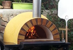 Pece na pizzu, chléb a ost. potraviny